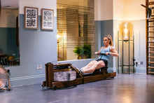Kép betöltése a galériamegjelenítőbe: WaterRower S4 Classic - Diófa
