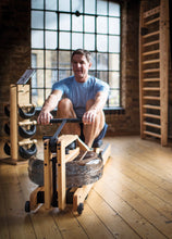 Kép betöltése a galériamegjelenítőbe: WaterRower Natural Ash/Kőrisfa evezőpad

